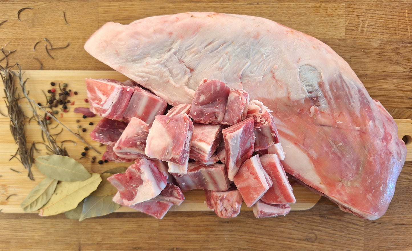 有皮有骨羊腩切粒 Lamb Breast Skin On Bone-in